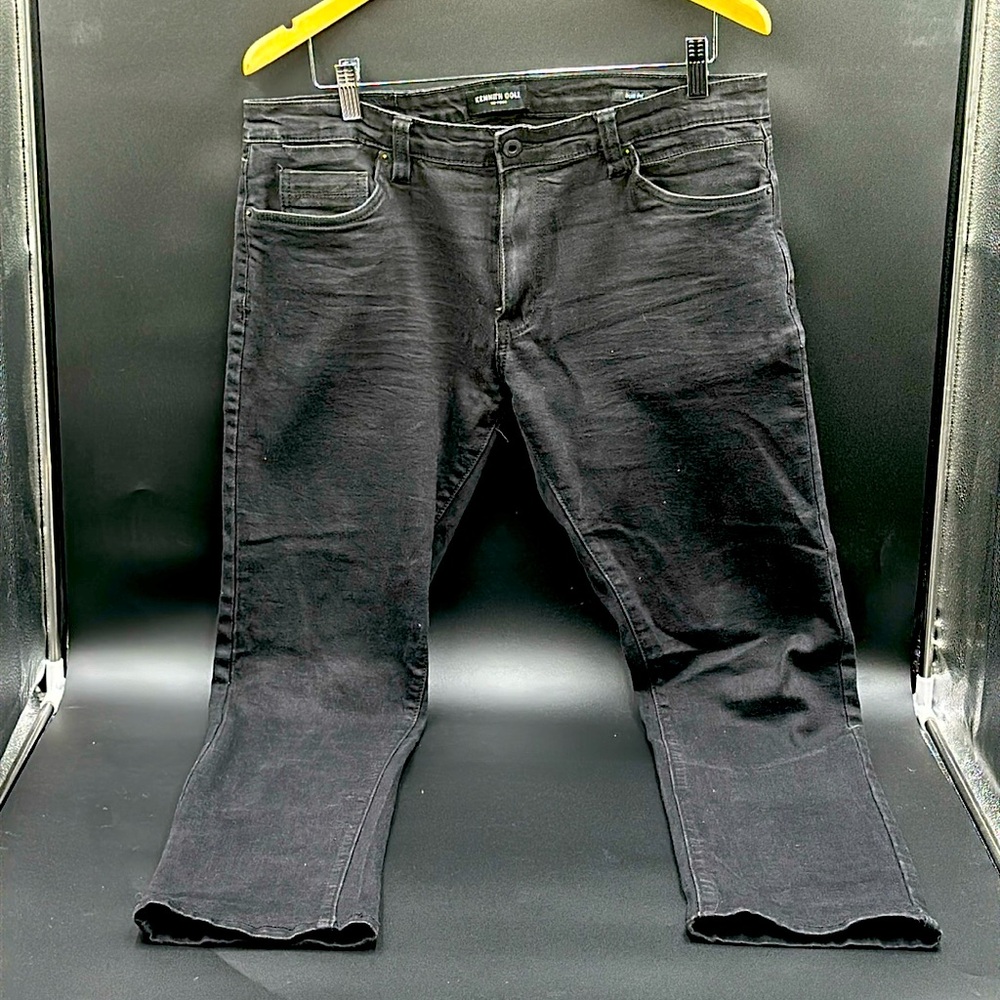 Kenneth Cole slim fit jeans. Size 34X30. Mens. Black. Like new condition!!